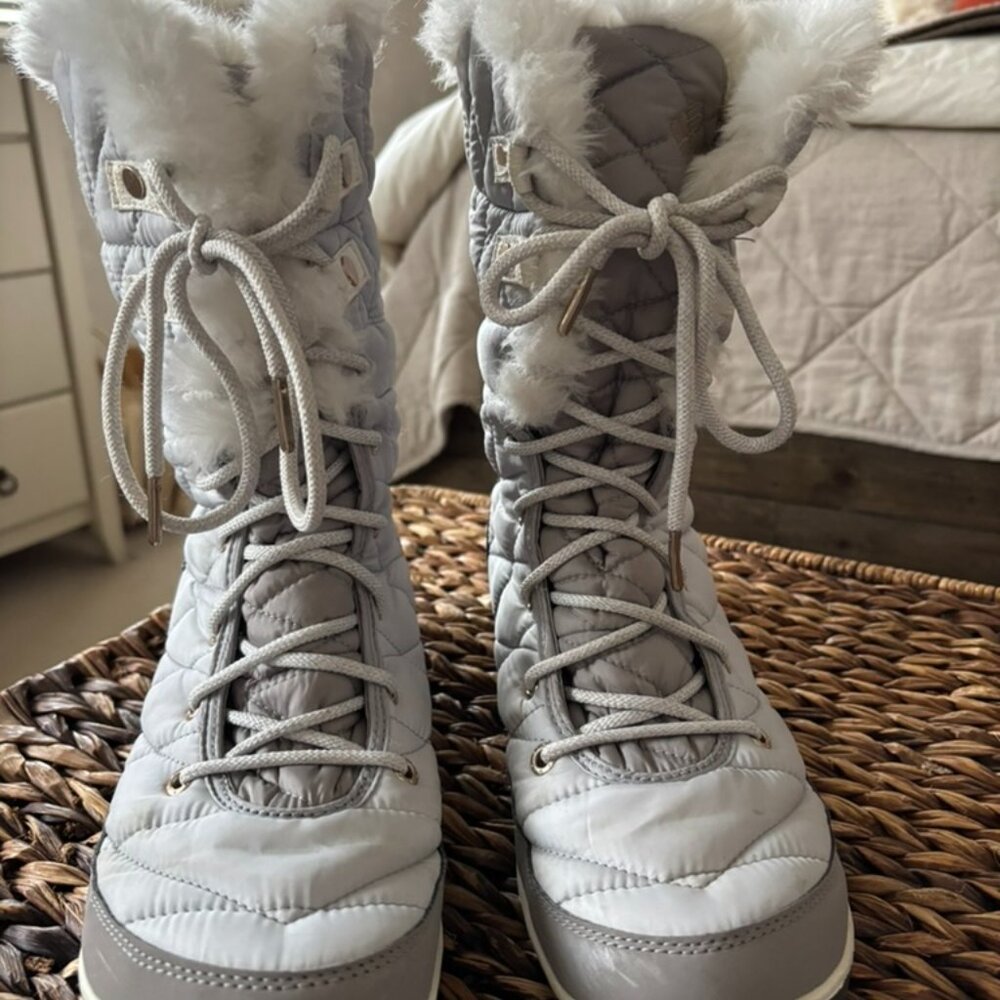 Columbia Heavenly Omni-Heat Women's Boots - fits 9.5 foot, size 11 (runs small)